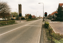 847358 Gezicht over de Provincialeweg te Bunnik (onderdeel van de S13, de secundaire provinciale weg Utrecht-Wijk bij ...